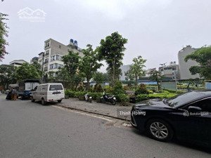 chính chủ bán đất đẹp ngọc thụy, 52m2, oto tránh thông, đầu tư giữ tiền, xây nhà đẹp, gần công viên