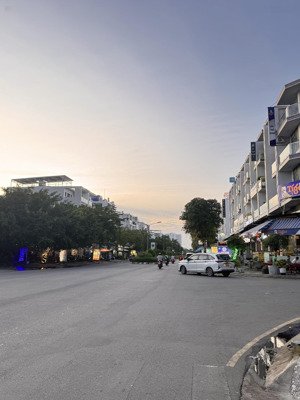 siêu phẩm nhà phố 5 tầng, 95m2, mặt tiền đường 12m, kdc dương hồng, bình hưng, bình chánh, 13.x tỷ