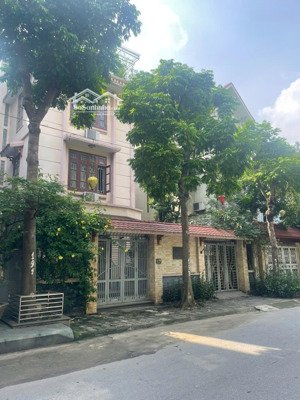 bán biệt thự xa la 160m2x4t, cách phố hạnh hoa 50m, kinh doanh, giá 32 tỷ