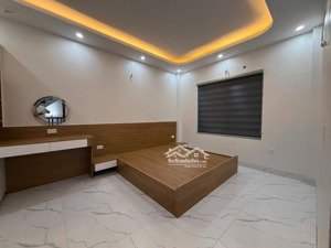 cc bán nhà 30m2, 5 tầng, lô góc, xây độc lập tại biên giang, hà đông, 20m ra ql6