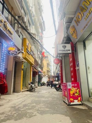 bán đất tặng nhà 3 tầng cũ ngõ 79 cầu giấy, sổ vuông a4 - 2 thoáng - gần ô tô. chỉ 11 tỷ.