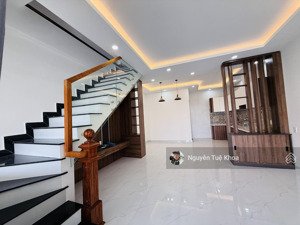 bán nhà mê linh phường 9 xây kiên cố 3tỷ380tr