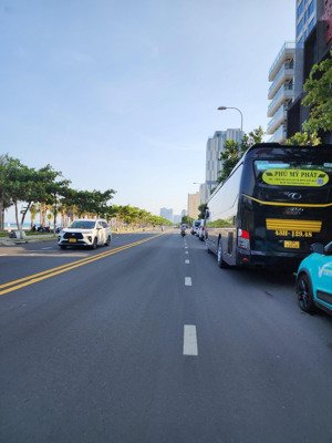 cần bán góc 2mt lương nhữ hộc và huy cận 332m2 ngang 12m. vị trí kim cương giá tốt nhất thị trường