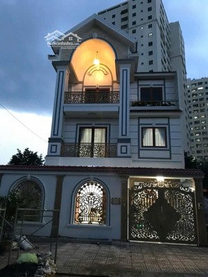 chính chủ cần bán biệt thự cao cấp đường nguyễn cửu phú, tân tạo, bình tân.