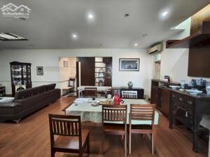 Cần bán gấp căn hộ đáng sống nhất của KĐT Trung Hòa Nhân Chính 131m2, 2Pn,tặng nội thất