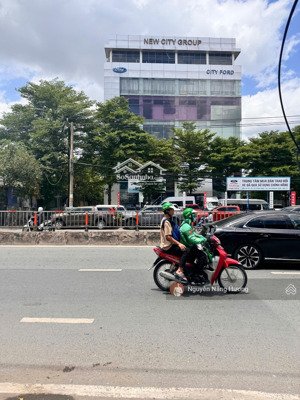 siêu phẩm mt quốc lộ 13 ngay khu tập trung ngân hàng - dt 351m2 (6 x 49m) sẵn thu nhập 50 tr/tháng