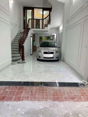 hàng xóm linh đàm, 52m2, 6 tầng, ô tô vào nhà, giá thoả thuận