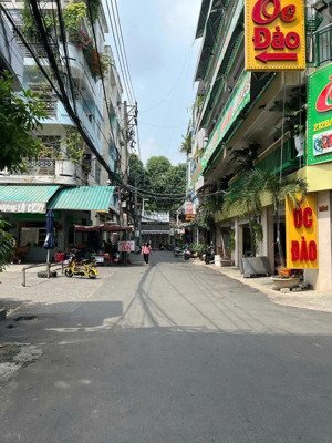 nhà 2tầng 2 mt trước sau hẻm 10m giá cực tốt tại trung tâm q.1- giá chỉ 10tỷ 2pn, pháp lý rõ ràng!