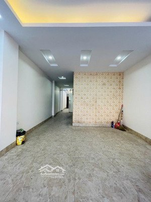 hoàng văn thái, phân lô - ô tô - mặt ngõ kinh doanh - hai thoáng. 18 tỷ thuong lượng