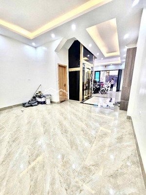 đình thôn 50m 6 tầng mt4.5m, thang máy - lô góc - kinh doanh - ô tô vào nhà - khu vực người hàn