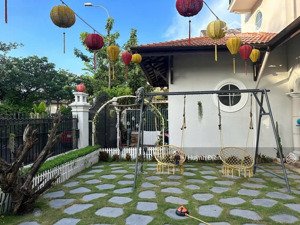 bán villa cao cấp có hồ bơi sân vườn tại thảo điền q2 - (10x22m) - hđt 200 tr/th - giá 47,5 tỷ