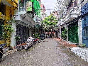 khu phân lô phố hoàng cầu - 55m2 - oto tránh - vỉa hè - kinh doanh - gần hồ