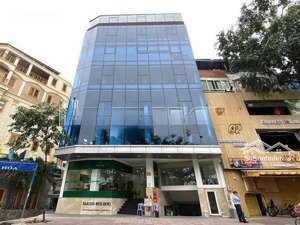 hot nhất!! bán mặt tiền trần quang khải - dt : 10x30m - xây dựng : 1h7t - tn:400 tr- giá : 90 tỷ