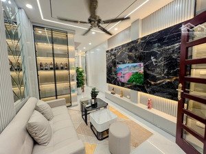 nhà đẹp phố trần quốc vượng, lô góc, ngõ thông, gần phố, trung tâm các trường đại học, ở ngay