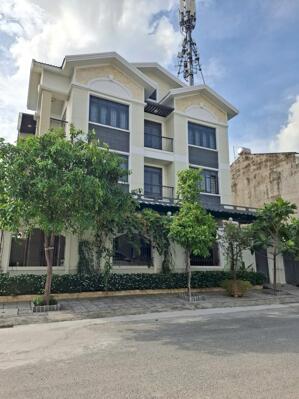Bán biệt thự 2 mặt tiền ven sông Sài Gòn p13 Bình Thạnh giá 31,5 tỷ
