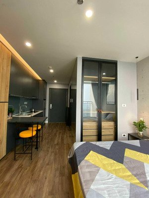 chính chủ gửi cho thuê căn studio 29m2, giá chuẩn 7,5 triệu, full đồ. ib thông tin 