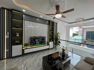 bán nhà riêng tại đông mỹ, 60m2, 5 tầng thang máy - oto vào nhà. ngõ ô tô tránh. giá 8.xx tỷ