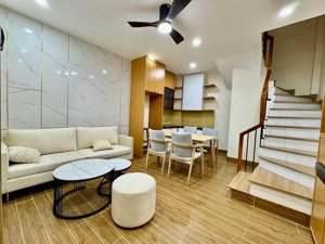 nhà riêng phố khâm thiên, diện tích 27m2, 5 tầng đủ công năng, mặt tiền 4m, giá 6,7 tỷ