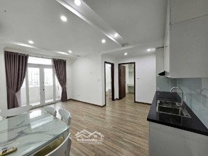 cc cần bán chung cư 61m2; 2 ngủ, 2wc; trung tâm cầu giấy, gần nhiều trường đh, giá chỉ 4,9 tỷ