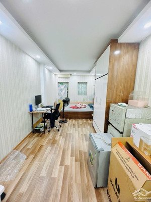 hơn 5 tỷ nhà nhân mỹ 32m2 ô tô đỗ đầu ngõ thẳng tắp 5m, sổ vuông