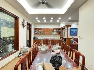 bán gấp! phân lô trần quang diệu, ngõ ôtô tránh, gara ôtô 7 chô, ô chờ thang máy, kd, dt 61m*5t.