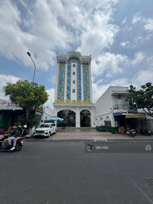 tòa nhà mặt tiền lê văn việt, tp.thủ đức - dt: 12x47m - hầm 6 tầng - hđt: 350 triệu - giá: 80 tỷ