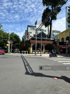 góc 2mt nguyễn thị minh khai & nam kỳ khởi nghĩa quận 3 - dt 15 x 30m - hđt 700 triệu - giá 200 tỷ