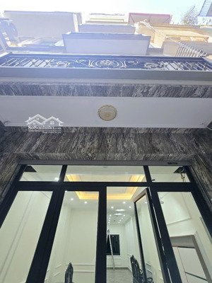 bán nhà mới cứng, vừa có thể ở hoạc chuyển đổi cho thuê tại 434 đội cấn, ba đình, hà nội