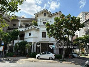chính chủ cần bán biệt thự ngay nguyễn văn trỗi (thu nhập 600tr/1năm ) 7,5m*15m- 4tầng -gía : 33tỷ
