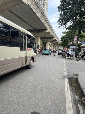 29.6 tỷ, toà chdv, dòng tiền 1.8 tỷ/n, xuân thuỷ, cầu giấy, 30 phòng kk, 120m2, 7 tầng, tm