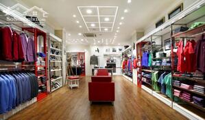 Cho thuê nhà MT: 5m DT: hơn 70m2 phố Lê Lợi, vỉa hè rộng nhận diện tốt.