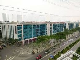 cho thuê shophouse 65 triệu, 80m x 5 tầng, mặt tiền 6m, vỉa hè ô tô đỗ đường tố hữu