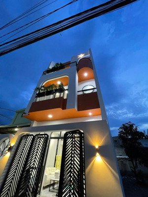 nhà đẹp 3 tầng mới xây hẻm hương lộ ngọc hiệp, trung tâm nha trang