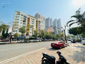 siêu phẩm mặt phố nguyễn hoàng dt80mx6t-vỉa hè rộng - kinh doanh đỉnh-thang máy-giá 44 tỷ