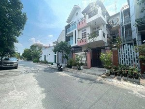 nhà mặt tiền đường số khu vip bên sông hiệp bình chánh sau gigamall 3tầng giá nhỉnh 12tỷ