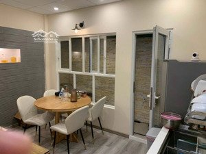 bán nhà mt mỹ khê gần võ văn kiệt, dt 70m2, nằm trong khu du lịch sầm uất