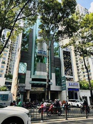 bán nhà mặt tiền lê lợi, p. bến nghé, quận 1. dt: 4,41m x 22,86m. hđ thuê 280 triệu/th. giá 80 tỷ
