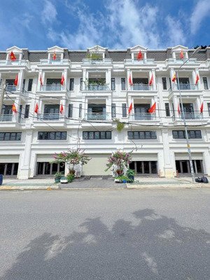 shophouse 1 trệt 1 lửng 3 lầu kinh doanh mặt tiền đắc địa kdc an sương quận 12