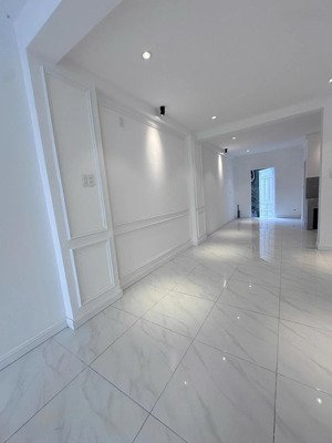 sơn trà - nhà đẹp 2 tầng gần biển, mặt tiền đường. giá nhỉnh hơn 10 tỷ