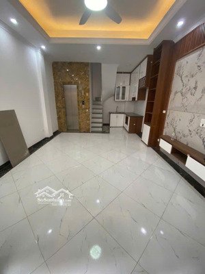 nhà 6 tầng mới có thang máy - bùi xương trạch - thanh xuân