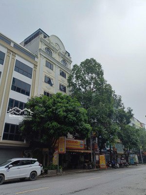 tòa vp 8 tầng mt khủng 10m ngay ngã 5 2 mặt đường chưa đến 30 tỷ