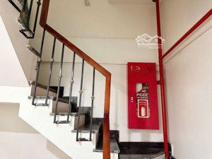 bán toà căn hộ dịch vụ cổ nhuế, 6 tầng , tháng máy, phòng đẹp, giá 13.3 tỷ