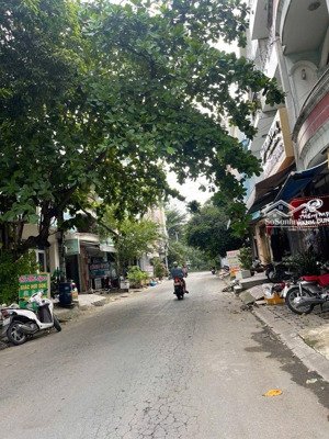 chỉ 7.5 tỷ - một bước ra đại lộ võ văn kiệt nhà 1 trệt 2 lầu, 3pn 3wc, xe hơi ngủ trong nhà