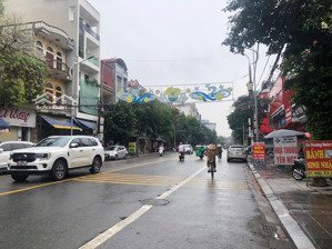 bán đất mặt phố kinh doanh điện biên, sẵn nhà c4 đang cho thuê , dt 84m2, giá 8,3 tỷ.