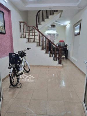 bán nhà thuỵ khuê,dt38m, phân lô, gần ô tô, gần phố, gần hồ tây.