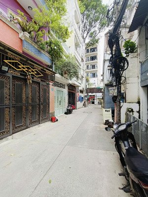 kẹt tiền cần bán gấp nhà hxh lê văn sỹ, phường 14, quận 3.