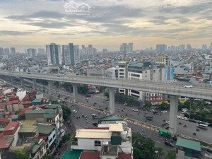 chung cư hoà phát, 245 giải phóng, view trường kinh tế. dt 82m2 - 2 ngủ. giá 6,8 tỷ.