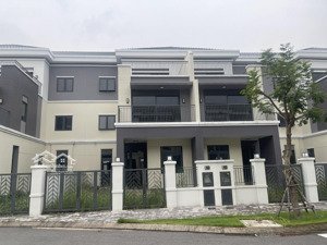 nhà phố the elitte 8x20m giá 7,6 tỷ đang góp, hướng nam, đường 14m, gần clubhouse. lh: 