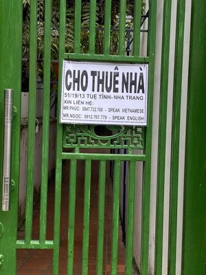 cho thuê nhà riêng phố tây, yên tĩnh, thoáng mát, chỉ 5'' đi bộ ra biển.
