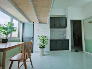 trọ có gác full nt y hình ở được 3 - 4 người - ngay hàng xanh